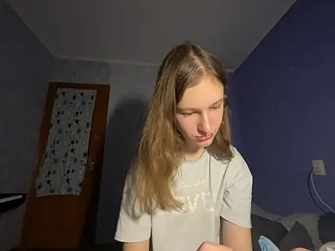 Snapshot of Eva_Angel3 chatting on 03-18-25, 05:10 Eva Angel3 online show from 03-18-25, 05:10