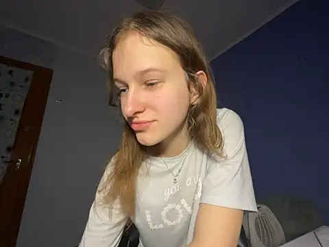 Snapshot of Eva_Angel3 chatting on 03-19-25, 05:39 Eva Angel3 online show from 03-19-25, 05:39