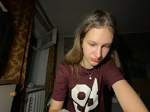 Snapshot of Eva_Angel3 chatting on 09-22-25, 04:53 Eva Angel3 online show from 09-22-25, 04:53