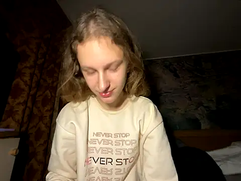 Snapshot of Eva_Angel3 chatting on 10-06-25, 05:32 Eva Angel3 online show from 10-06-25, 05:32