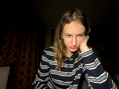 Snapshot of Eva_Angel3 chatting on 10-12-25, 04:50 Eva Angel3 online show from 10-12-25, 04:50