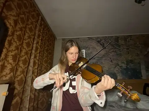 Snapshot of Eva_Angel3 chatting on 10-13-25, 05:02 Eva Angel3 online show from 10-13-25, 05:02