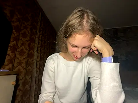 Snapshot of Eva_Angel3 chatting on 10-16-25, 04:30 Eva Angel3 online show from 10-16-25, 04:30