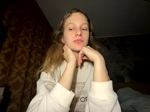 Snapshot of Eva_Angel3 chatting on 10-26-25, 05:19 Eva Angel3 online show from 10-26-25, 05:19