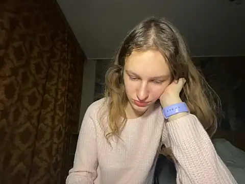 Snapshot of Eva_Angel3 chatting on 10-31-25, 05:03 Eva Angel3 online show from 10-31-25, 05:03