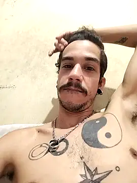 Snapshot of gatobranco001 chatting on 03-03-25, 05:39 gatobranco001 online show from 03-03-25, 05:39