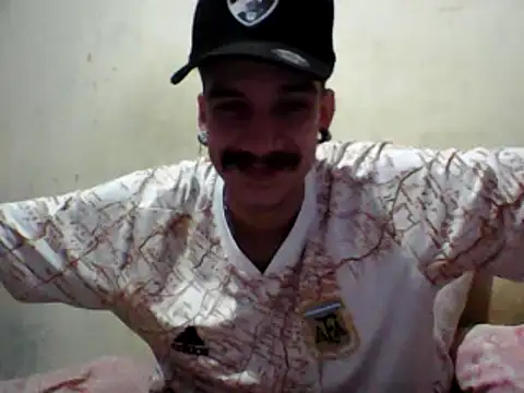 Snapshot of gatobranco001 chatting on 03-08-25, 07:42 gatobranco001 online show from 03-08-25, 07:42