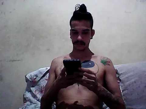 Snapshot of gatobranco001 chatting on 03-16-25, 10:09 gatobranco001 online show from 03-16-25, 10:09
