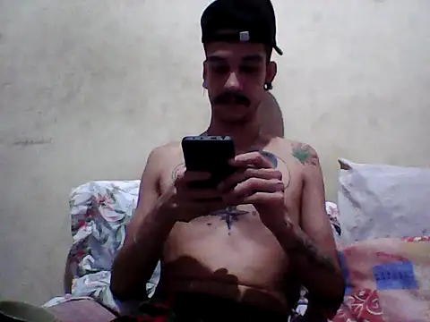 Snapshot of gatobranco001 chatting on 03-17-25, 05:12 gatobranco001 online show from 03-17-25, 05:12