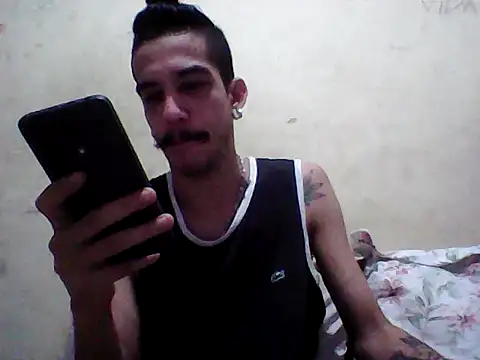 Snapshot of gatobranco001 chatting on 03-18-25, 11:53 gatobranco001 online show from 03-18-25, 11:53