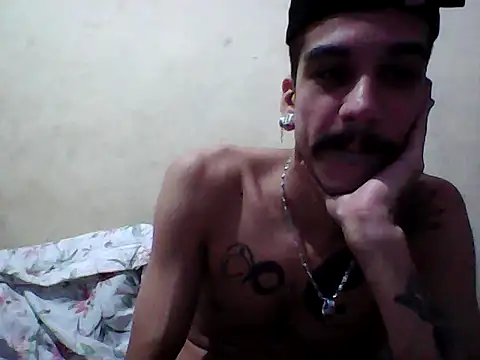Snapshot of gatobranco001 chatting on 03-19-25, 12:12 gatobranco001 online show from 03-19-25, 12:12