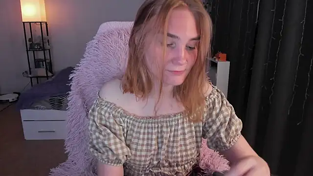 ReddHotPipper online show from 05-06-26, 03:46