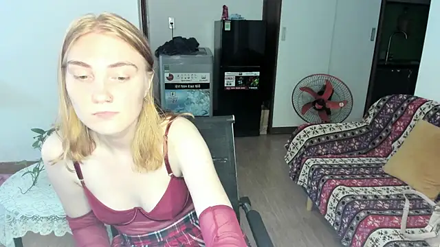 ReddHotPipper online show from 06-26-26, 03:55