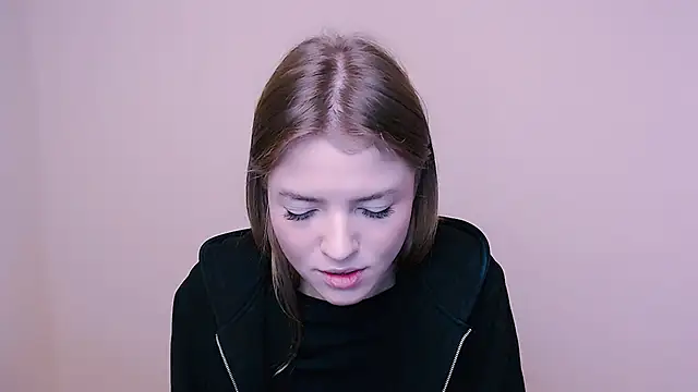 MissOliviaa  online show from 01-04-25, 12:38