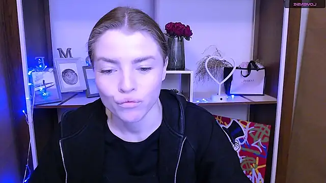 MissOliviaa  online show from 01-13-25, 08:05