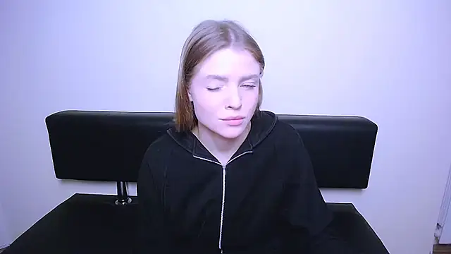 MissOliviaa  online show from 02-18-25, 11:44