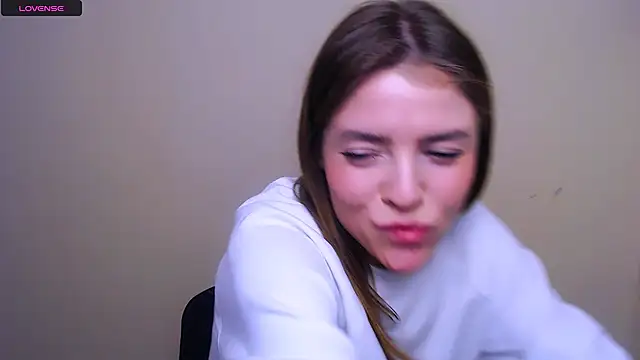 MissOliviaa  online show from 02-26-25, 10:47