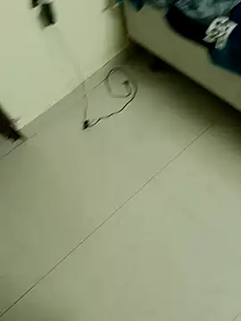 Snapshot of nick05inch chatting on 10-31-25, 01:01 nick05inch online show from 10-31-25, 01:01