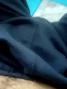 Snapshot of nick05inch chatting on 11-06-25, 01:17 nick05inch online show from 11-06-25, 01:17