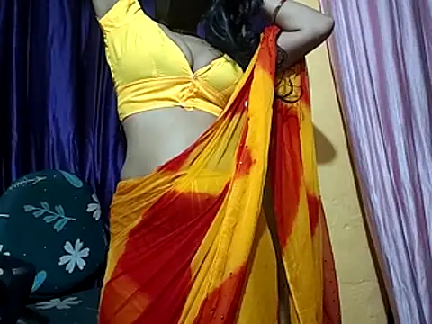 Snapshot of poojaxxx65 chatting on 02-21-26, 12:11 poojaxxx65 online show from 02-21-26, 12:11