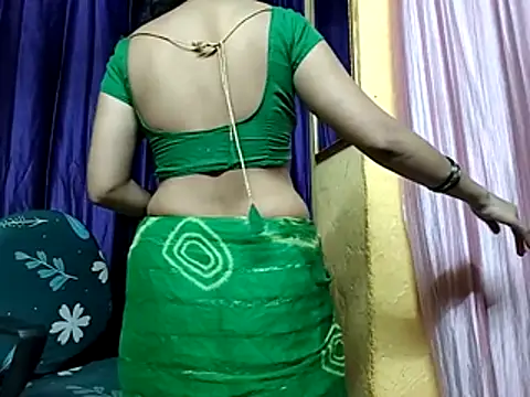 Snapshot of poojaxxx65 chatting on 03-18-26, 11:19 poojaxxx65 online show from 03-18-26, 11:19
