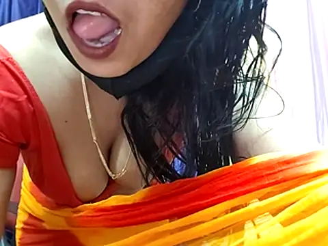 Snapshot of poojaxxx65 chatting on 04-04-26, 10:29 poojaxxx65 online show from 04-04-26, 10:29