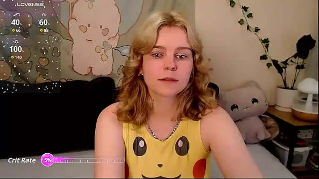 Snapshot of Moona_xx chatting on 06-19-26, 11:30 Moona xx online show from 06-19-26, 11:30