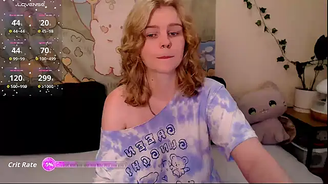 Snapshot of Moona_xx chatting on 06-21-26, 10:01 Moona xx online show from 06-21-26, 10:01