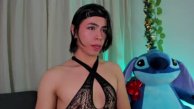 Snapshot of Little_michell chatting on 04-06-26, 01:47 Little michell online show from 04-06-26, 01:47