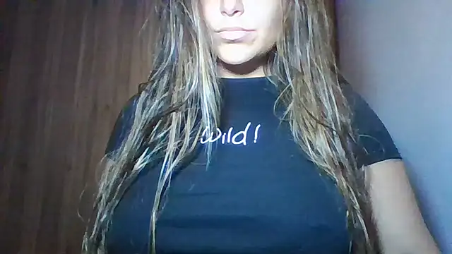 Snapshot of Evasapples chatting on 08-03-26, 09:40 Evasapples online show from 08-03-26, 09:40