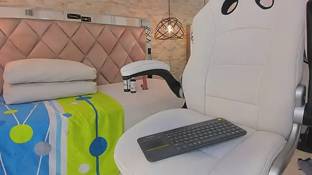 dorothy vegga online show from 01-14-25, 06:34