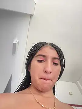 Snapshot of Matilda_russoo chatting on 02-05-25, 03:52 Matilda russoo online show from 02-05-25, 03:52