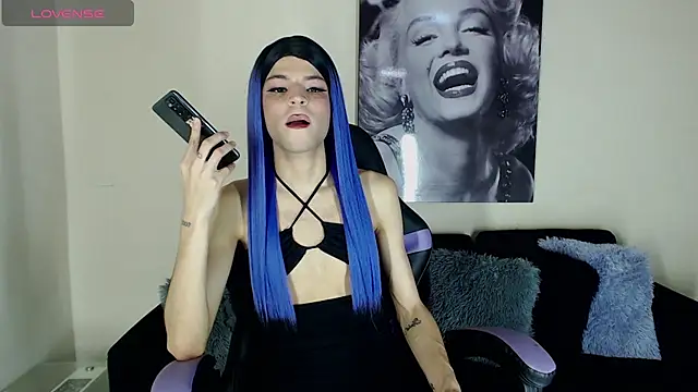 Snapshot of Realbadbxtch chatting on 12-18-24, 08:47 Realbadbxtch online show from 12-18-24, 08:47