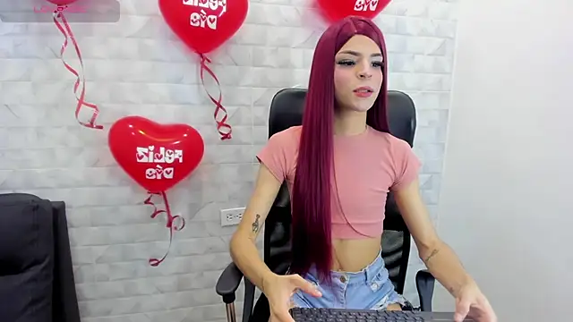 Snapshot of Realbadbxtch chatting on 02-14-25, 10:36 Realbadbxtch online show from 02-14-25, 10:36