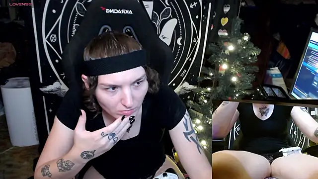 BrandiWRLD 999 online show from 01-04-25, 03:07