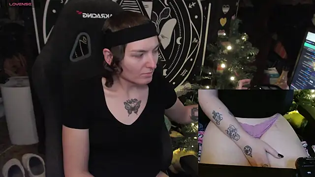 BrandiWRLD 999 online show from 01-27-25, 12:33