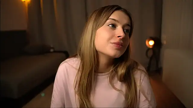 elisa moon online show from 12-21-24, 05:07