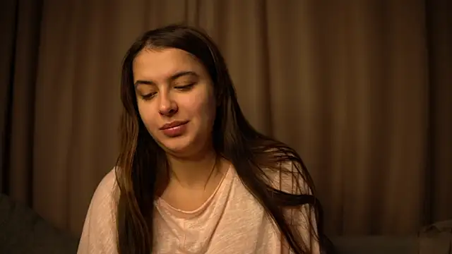 elisa moon online show from 12-17-25, 09:37