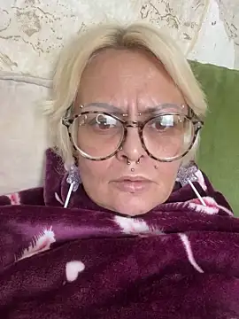 Gardener of Illusions online show from 02-07-25, 05:52