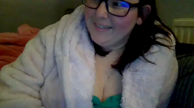 Curvy-Clare-30 online show from 12-08-24, 06:50