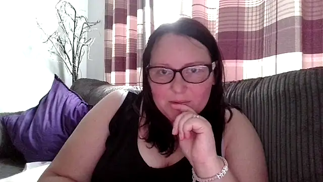 Curvy-Clare-30 online show from 08-02-26, 07:01