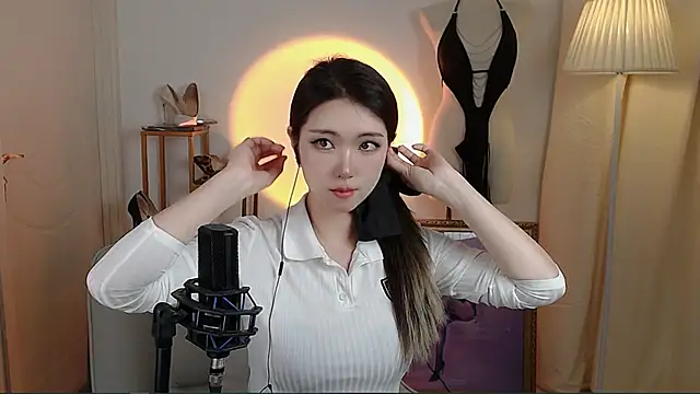 Snapshot of siji_kiki chatting on 12-23-24, 12:30 siji kiki online show from 12-23-24, 12:30