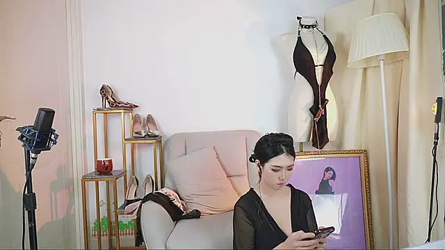 Snapshot of siji_kiki chatting on 12-27-24, 01:07 siji kiki online show from 12-27-24, 01:07