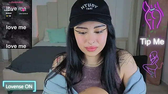 baby  kim online show from 12-21-25, 02:57