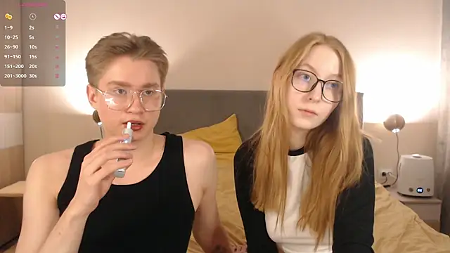 Snapshot of AliceStoneJhonyStone chatting on 01-17-25, 10:11 AliceStoneJhonyStone online show from 01-17-25, 10:11