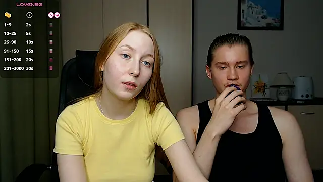 Snapshot of AliceStoneJhonyStone chatting on 02-19-25, 01:39 AliceStoneJhonyStone online show from 02-19-25, 01:39