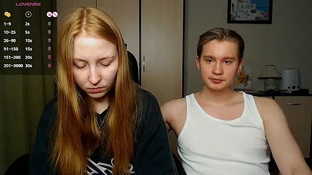 Snapshot of AliceStoneJhonyStone chatting on 02-20-25, 02:02 AliceStoneJhonyStone online show from 02-20-25, 02:02