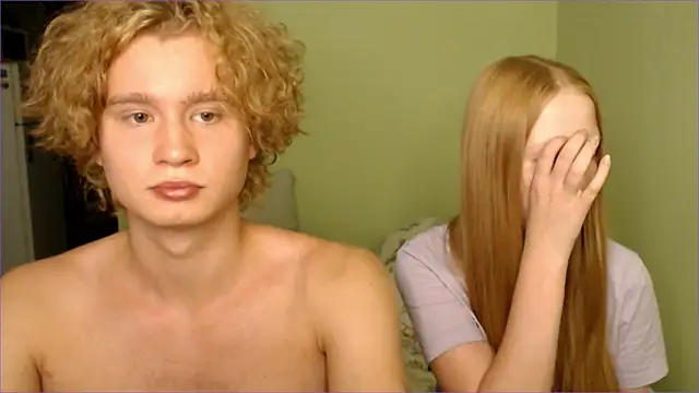 Snapshot of AliceStoneJhonyStone chatting on 09-15-25, 03:34 AliceStoneJhonyStone online show from 09-15-25, 03:34