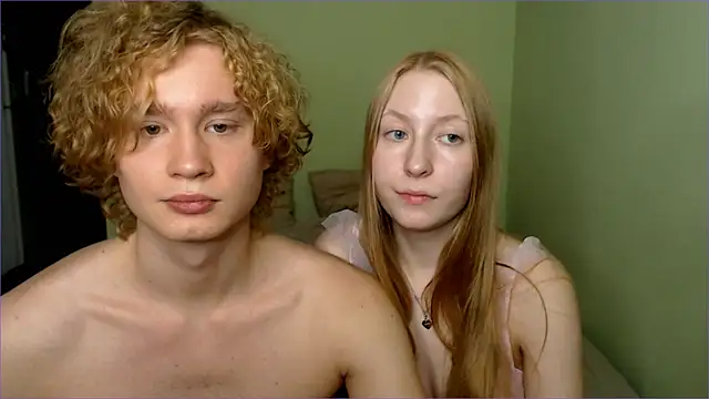 Snapshot of AliceStoneJhonyStone chatting on 10-22-25, 02:28 AliceStoneJhonyStone online show from 10-22-25, 02:28