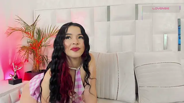 im nika  online show from 11-08-25, 04:01